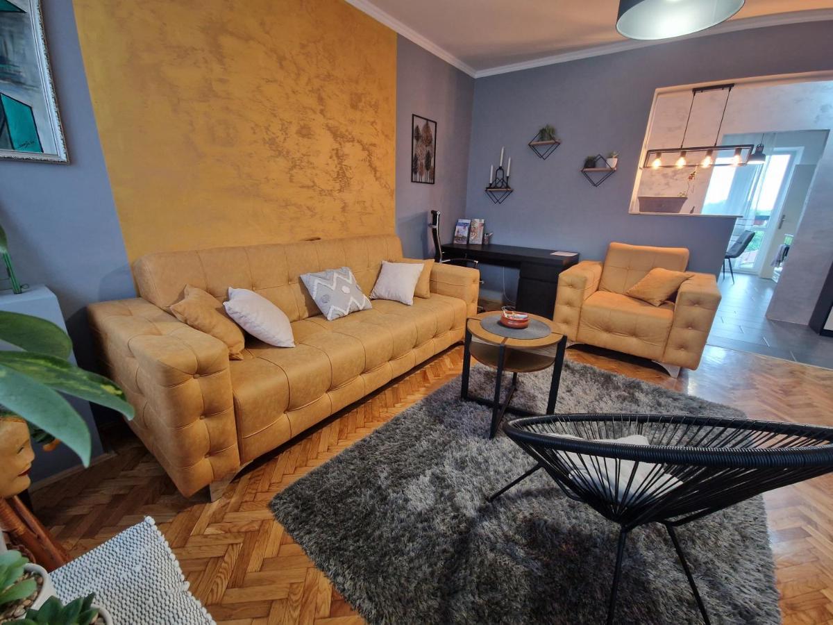 Aparmani Djuric Apartment ซูโบติกา ภายนอก รูปภาพ
