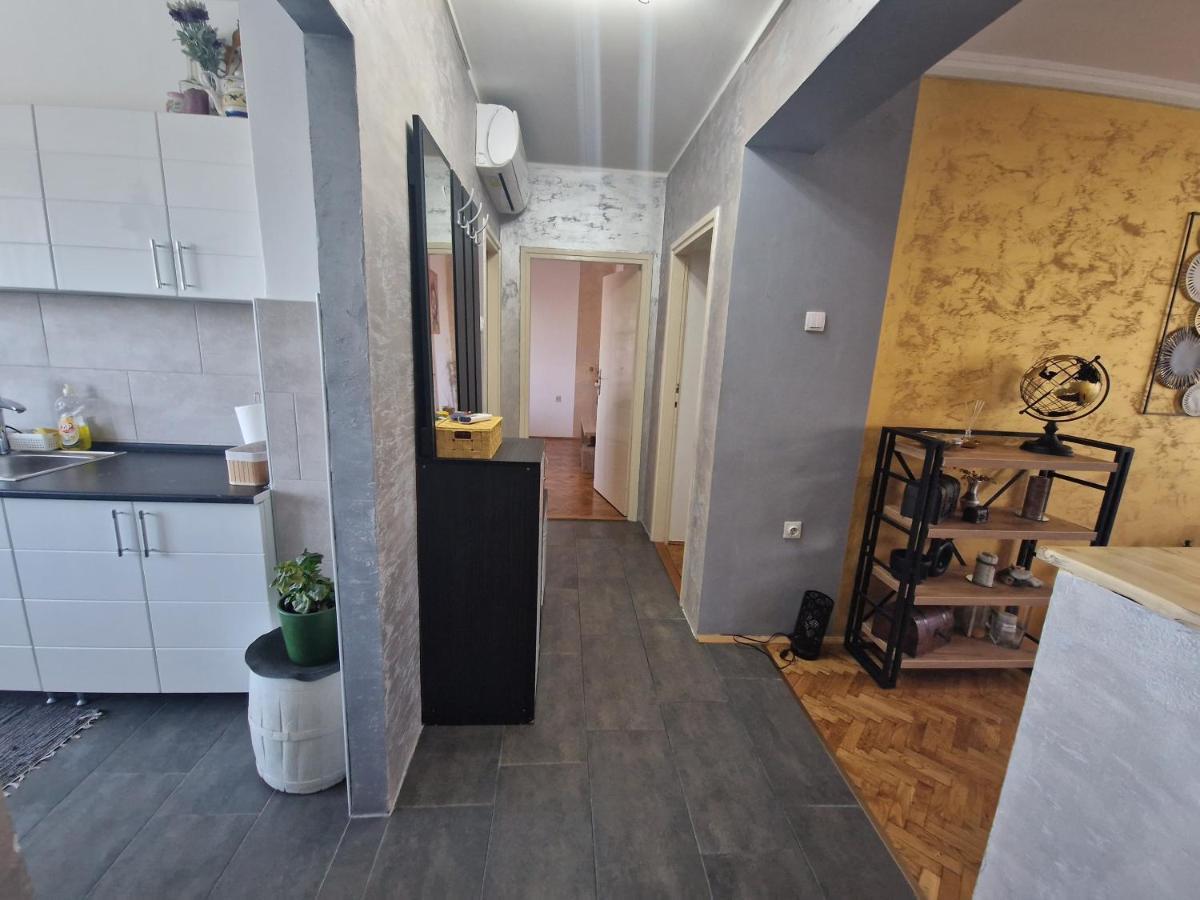 Aparmani Djuric Apartment ซูโบติกา ภายนอก รูปภาพ