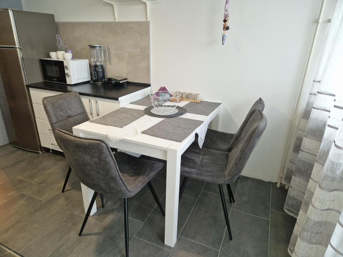 Aparmani Djuric Apartment ซูโบติกา ภายนอก รูปภาพ